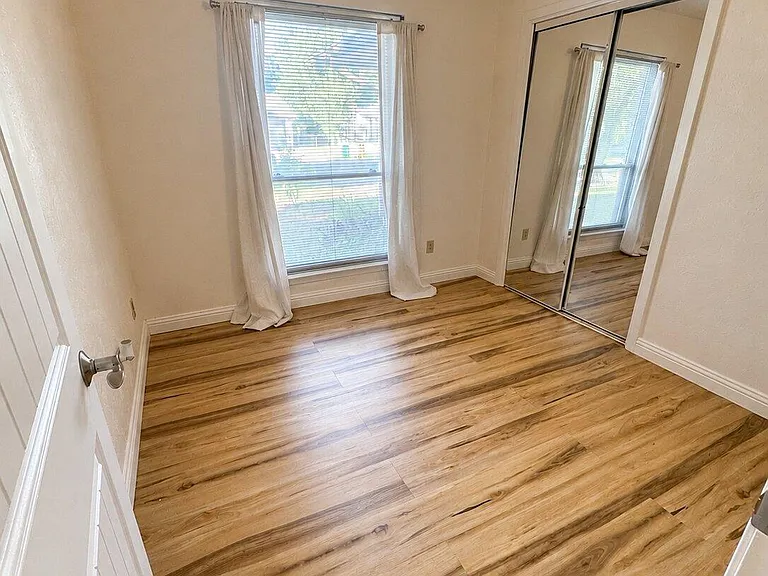 5802 Brook Valley Dr — Photo 12