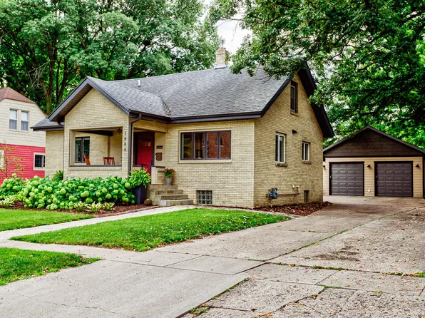 1004 9th St, Ames, IA 50010