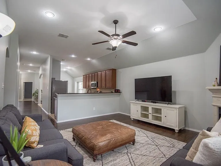 809 Hardwood Dr — Photo 16