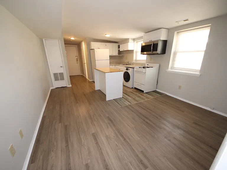 17 E Centre St #6 — Photo 7