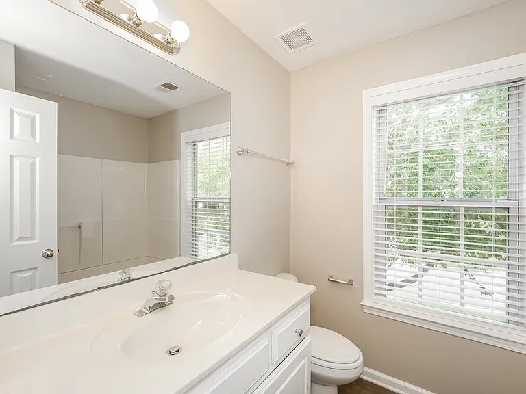 284 Baldwin Ct — Photo 16