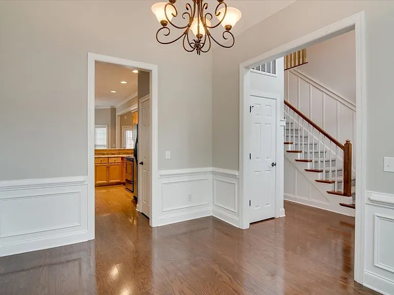2507 Grier Cir — Photo 7
