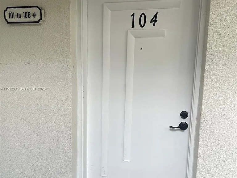4215 N University Dr #104 — Photo 1