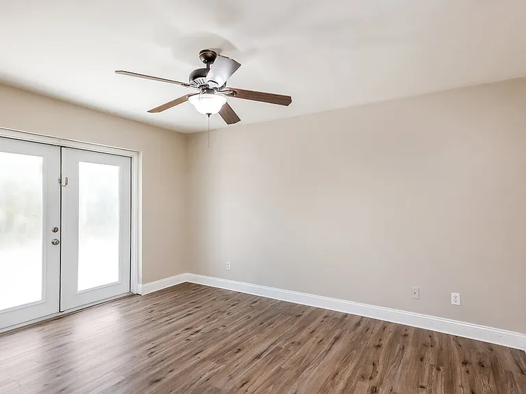 811 SW 14th Pl — Photo 10