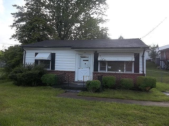 1st image of 829 Liberty St
