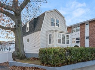 15 Desoto Rd, West Roxbury, MA 02132
