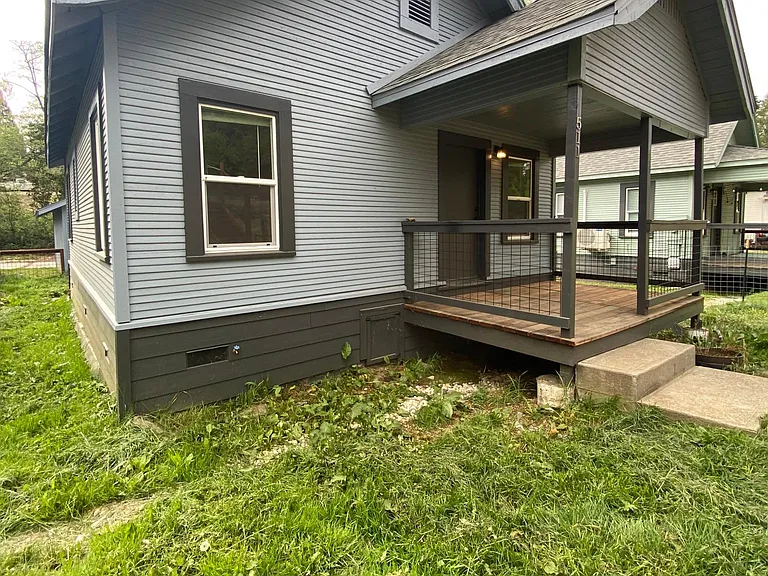 511 Mill St — Photo 1