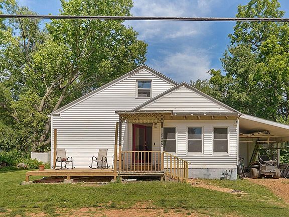 2nd image of 828 S Glenn Avenue