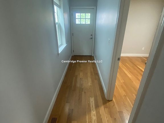 4th image of 41 Horace St #1