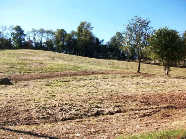 1301 Cane Valley Rd, Columbia, KY 42728