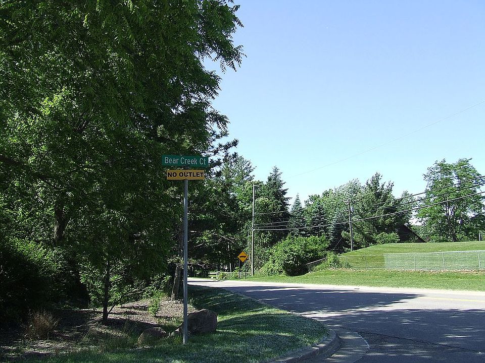 2nd image of 1121 Bear Creek Ct