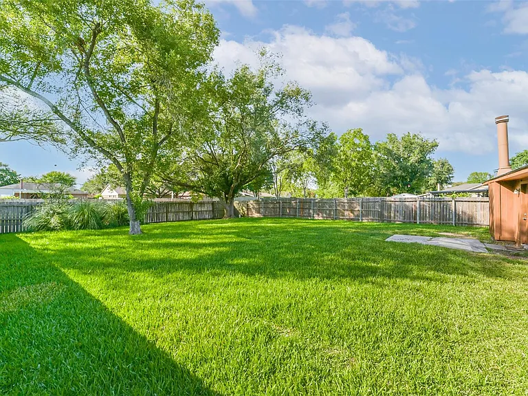 2406 Pilgrims Bend Dr — Photo 8