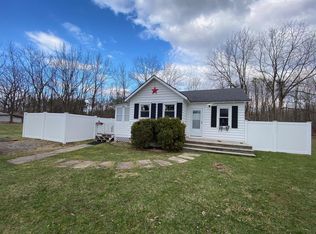 68 Lyndon Rd, Fayetteville, NY 13066