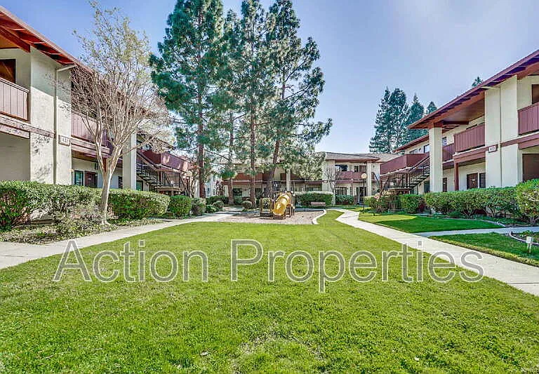 437 Costa Mesa Ter #F — Photo 33