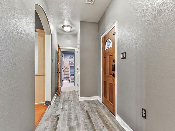 4th image of 26206 La Fouche Dr