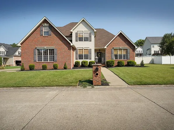 4061 Farmington Dr, Hurricane, WV 25526