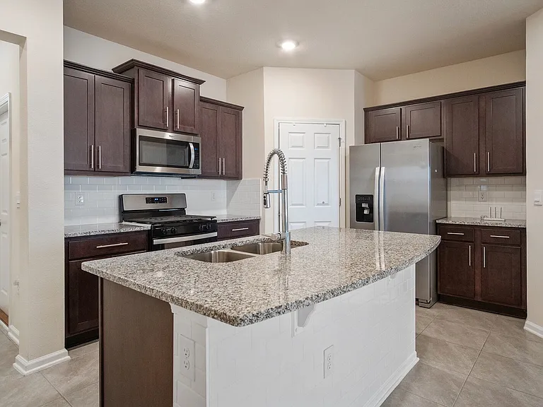 73 Java Ln — Photo 14