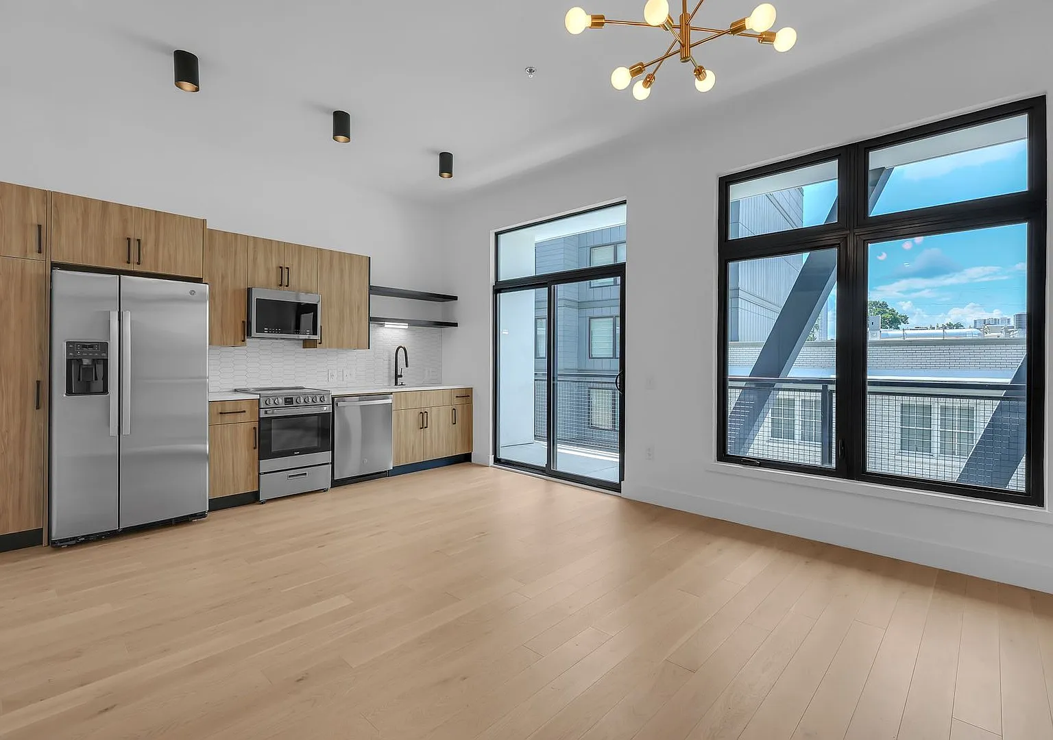 Modern Luxury Living in the Heart of Old Fourth Ward — Photo 2