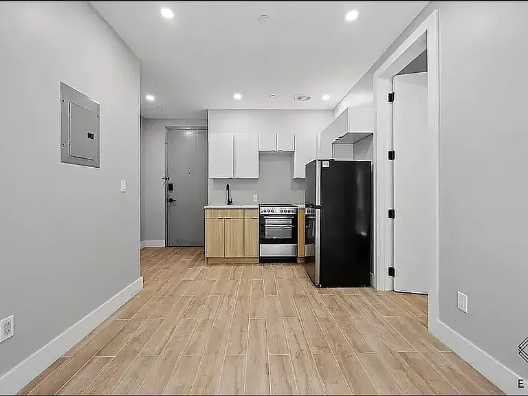 809 Midwood St #3A — Photo 5