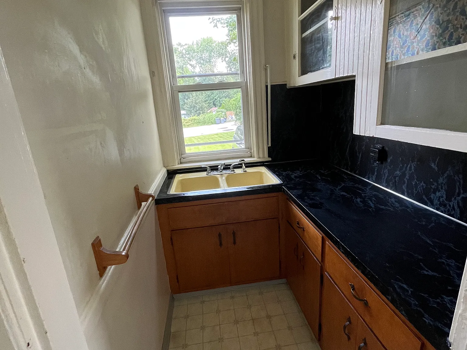 2 bed, $1,300 — Photo 1