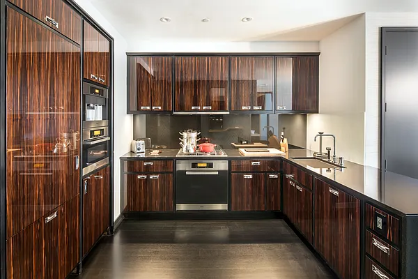 Rented by Yangtze Hudson LLC | media 10