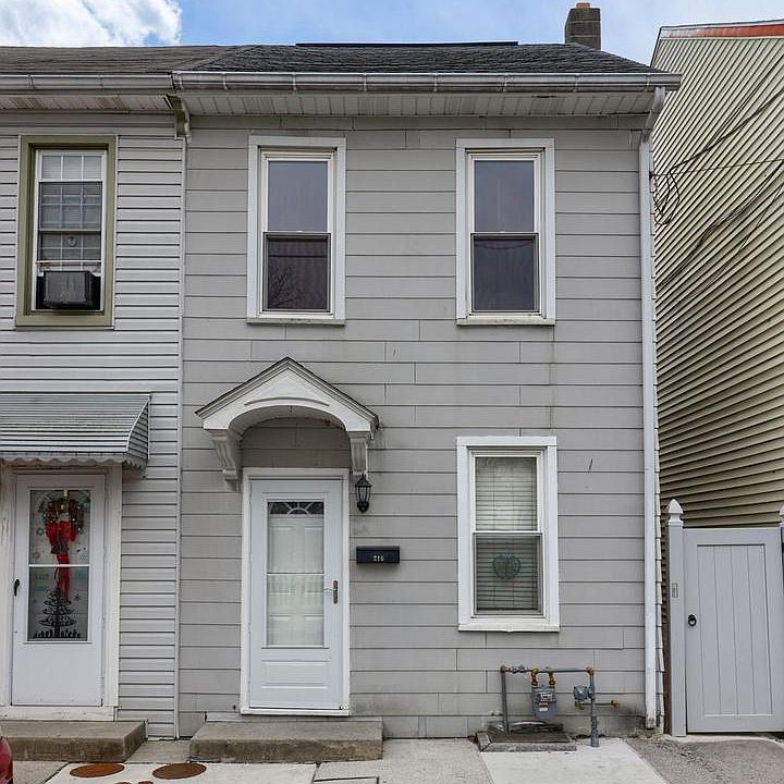 1st image of 210 Guilford St