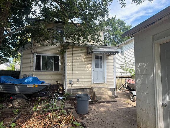5th image of 688 S Eureka Ave