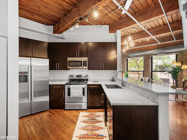 225 W Huron St #207 — Photo 8