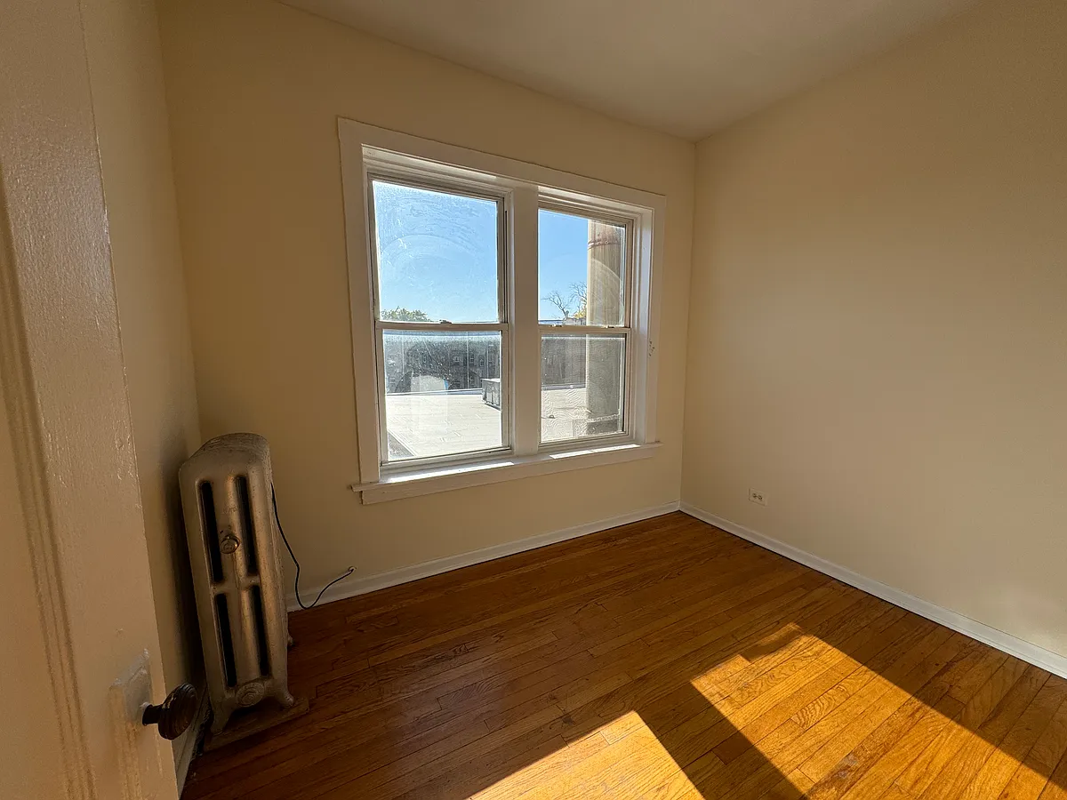 Photo 2 of 7 - 2712 N Milwaukee Ave #303 - Chicago, IL Building Photo - 2712 N Milwaukee Ave #303