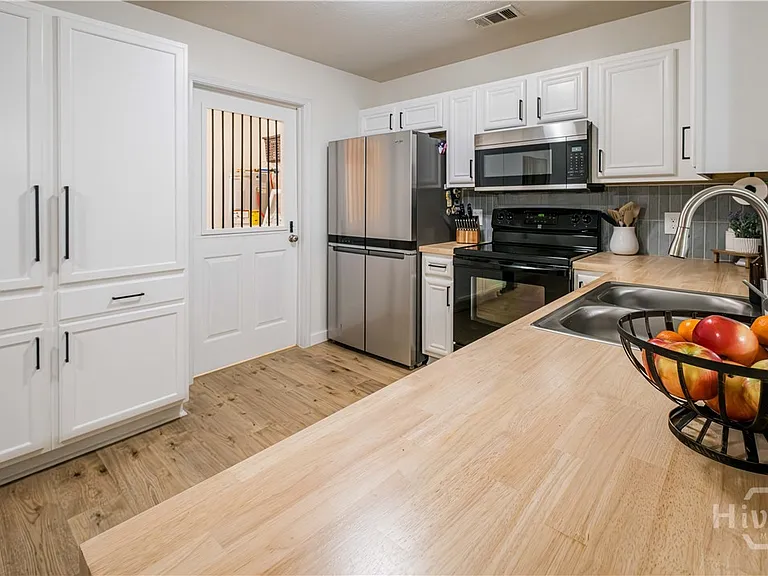 17 Raintree Way — Photo 12