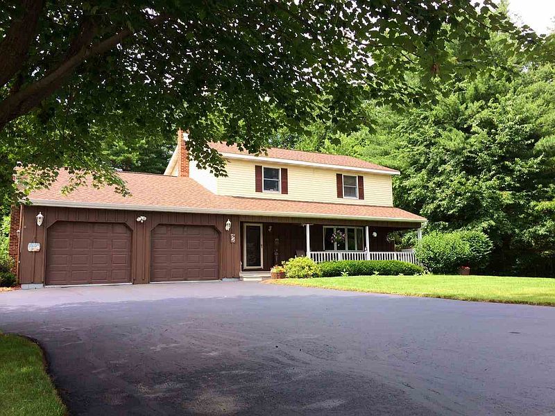 2nd image of 121 JUERGENS POINT Road