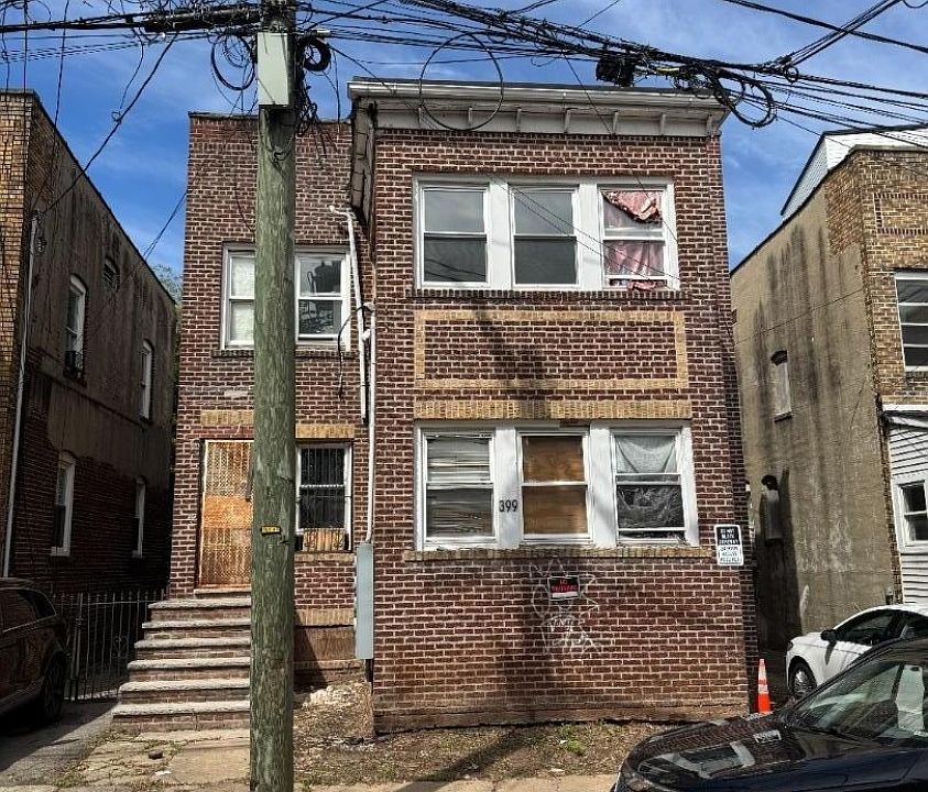 1st image of 399 S 15Th St