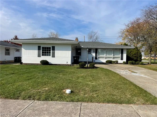 7296 Dell Haven Dr, Parma, OH 44130