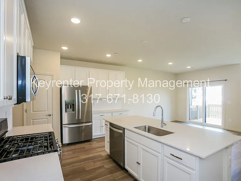 9738 Behner Dr — Photo 10
