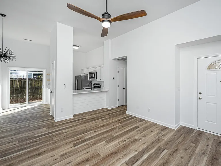 1078 Secessionville Rd — Photo 7