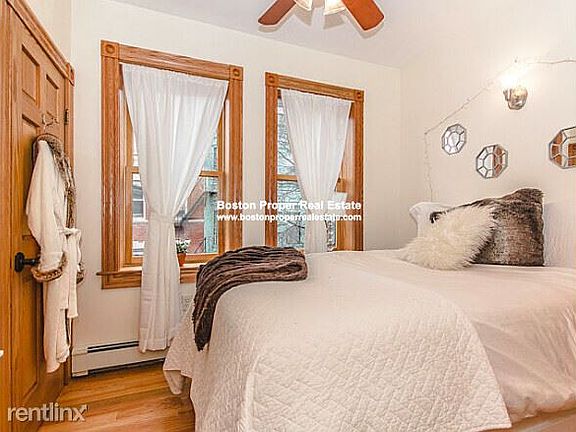 60 Phillips St. #3 Boston - Beacon Hill Unit Photo 2