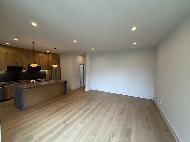 1524 Waller St — Photo 12