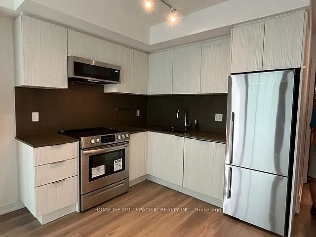25 Richmond St E #611 — Photo 4