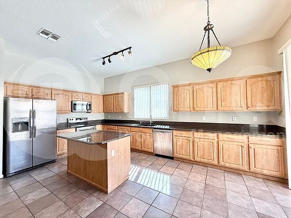 4th image of 2185 W Olive Way