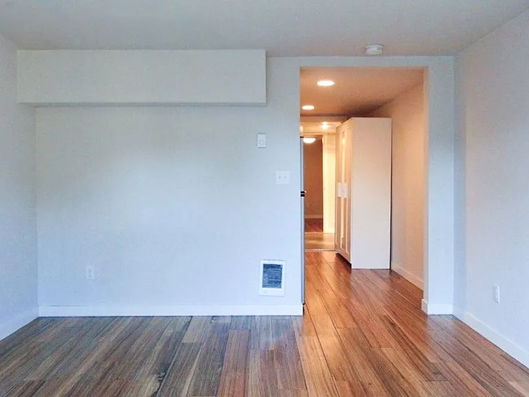 6408 Phinney - Located at the top of Phinney Ridge — Photo 25