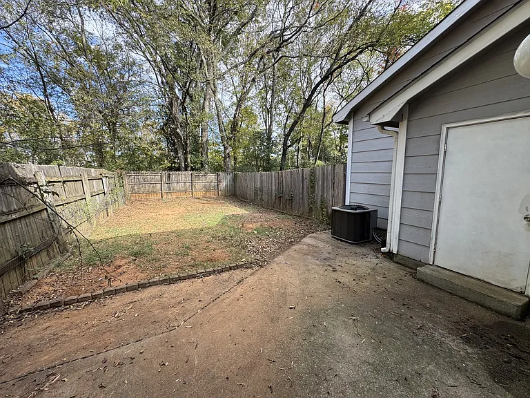 397 Oakland Rd — Photo 20