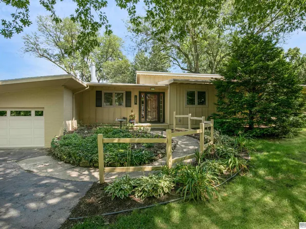 1005 Beverly Dr, Omaha, NE 68114