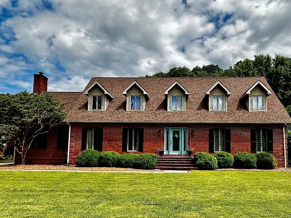 112 Chestnut Dr, Pikeville, KY 41501