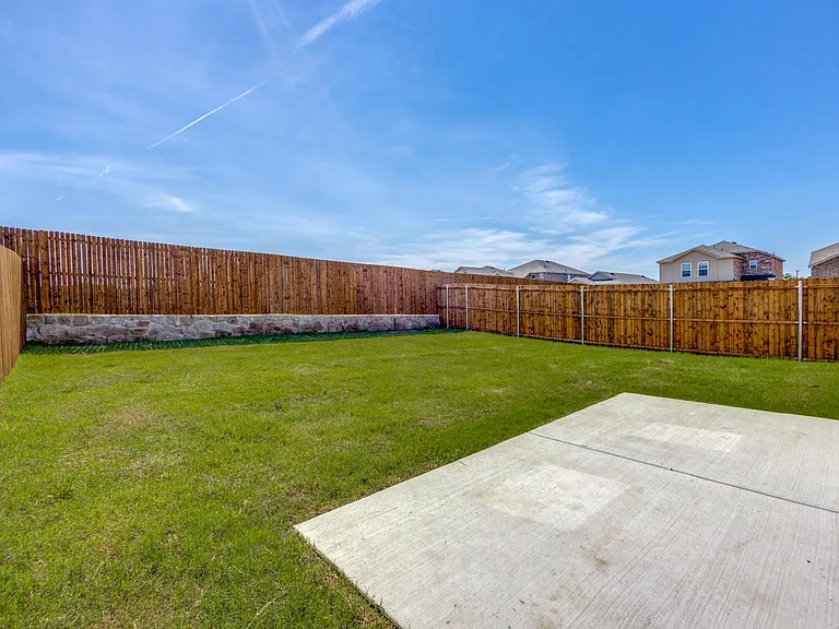 877 Table Rock St — Photo 25