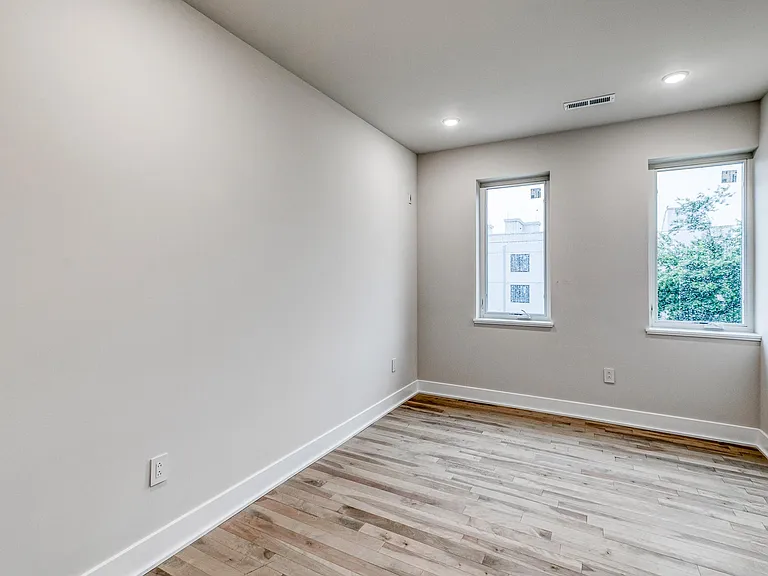 1518 N 8th St #8R — Photo 7