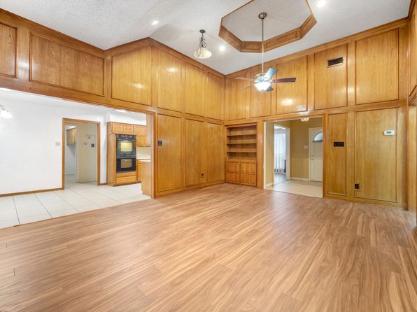 5637 Guadalajara Dr