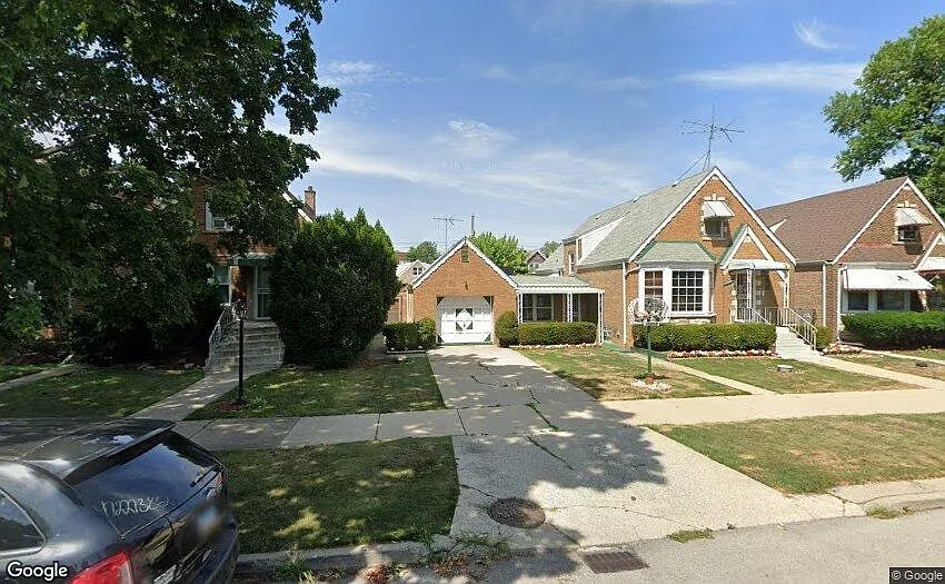 10210 S Rhodes Ave photo 1