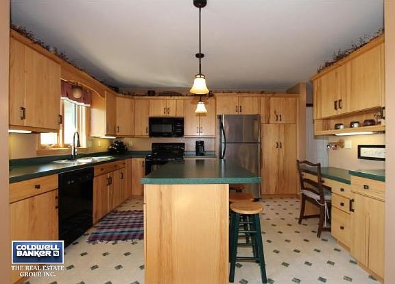 Great cabinet & Counter space!