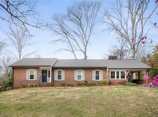 736 Quarterstaff Rd, Winston Salem, NC 27104