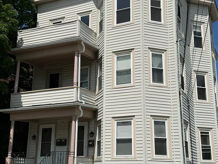 38 Russell St #3 — Photo 16